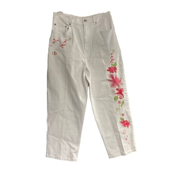The Quacker Factory Women’s Capri White Floral Jeans Size 8 Inseam 21” - Picture 1 of 10